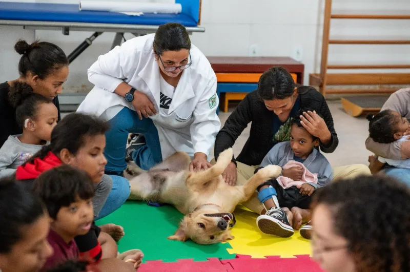 PET Terapia leva carinho, estímulo e bem-estar aos pacientes do CER IV em Teixeira de Freitas