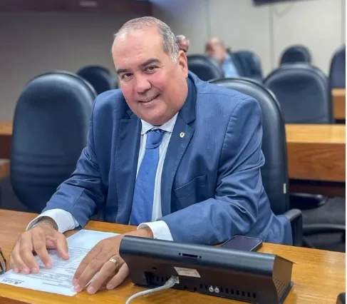 Deputado Sandro Régis repudia proposta do governo que pode elevar custo do crédito e da comida