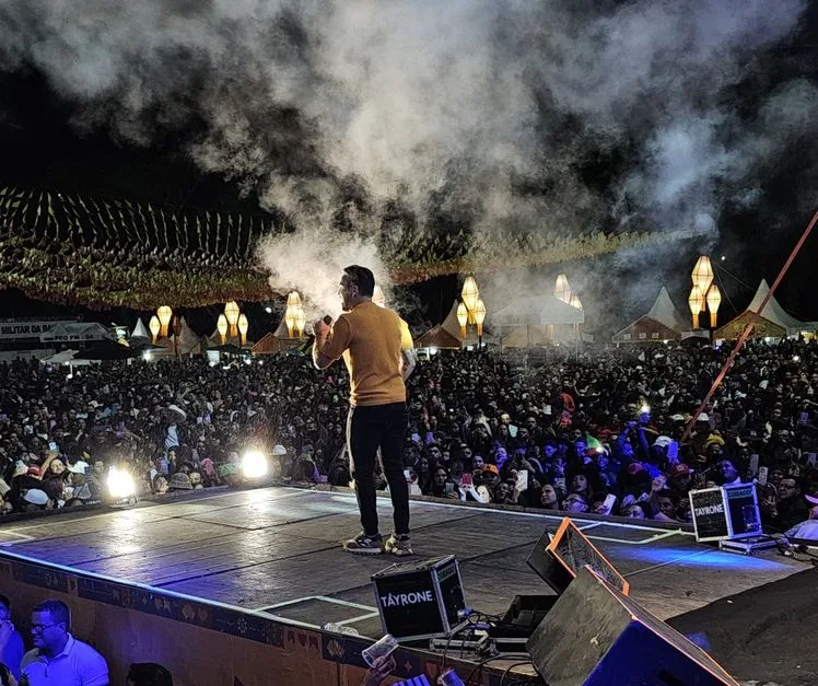 Mais de 40 mil pessoas lotam a 2ª noite do 37º Arraia do Água Fria em Medeiros Neto!