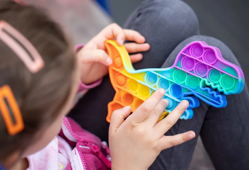 Desinformação sobre autismo cresce 15.000% e acende alerta no Dia do Orgulho Autista