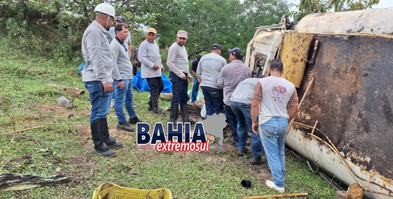 Caminhão tomba e deixa quatro pessoas feridas no interior de Caravelas