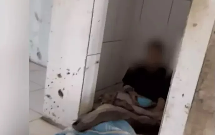 Casal é preso por manter filho autista amarrado e em condições desumanas em SP