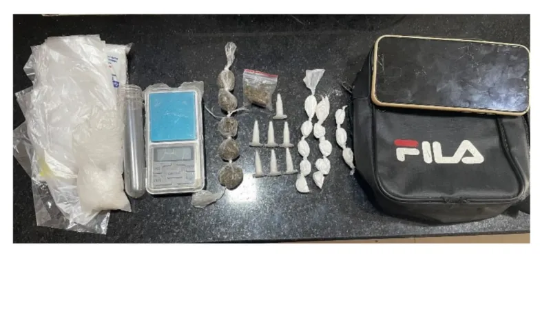 Homem é preso com drogas e balança de precisão no bairro Alecrim em Eunápolis