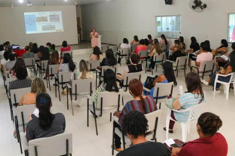 Processo seletivo para diretores e vice-diretores da Rede Municipal encerra na terça (24); saiba como se inscrever