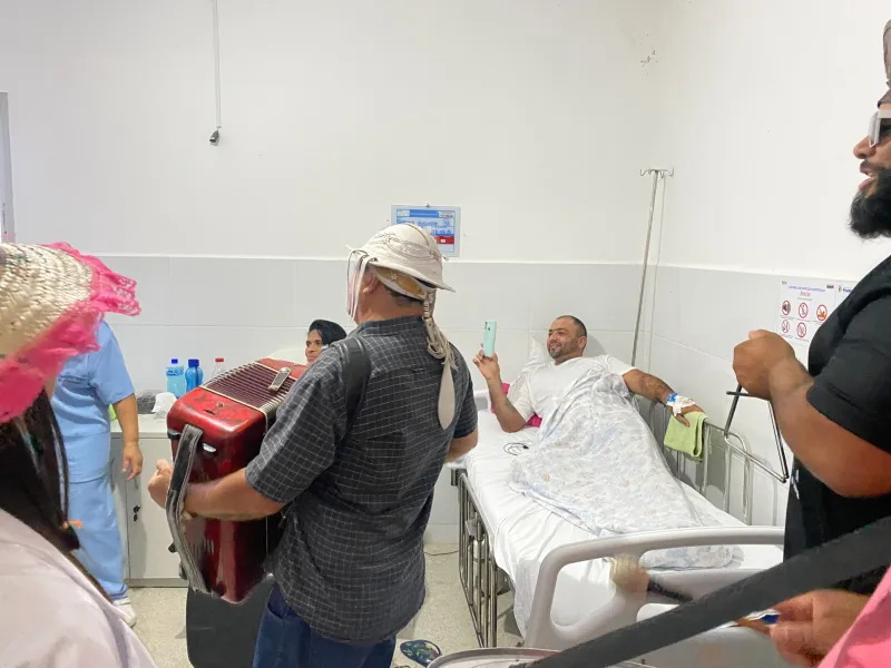 Forró no Hospital: Ação junina leva alegria e humanização aos pacientes e profissionais de saúde em Prado