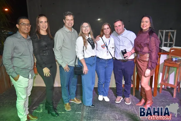 1º Arraiá Pé da Pedra tem abertura animada em Lajedão com presença de prefeitos e grandes atrações musicais