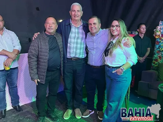 1º Arraiá Pé da Pedra tem abertura animada em Lajedão com presença de prefeitos e grandes atrações musicais