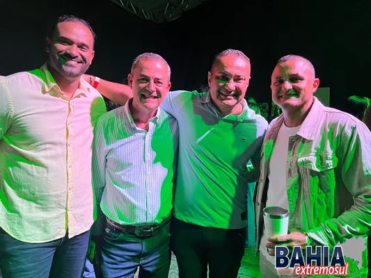 1º Arraiá Pé da Pedra tem abertura animada em Lajedão com presença de prefeitos e grandes atrações musicais