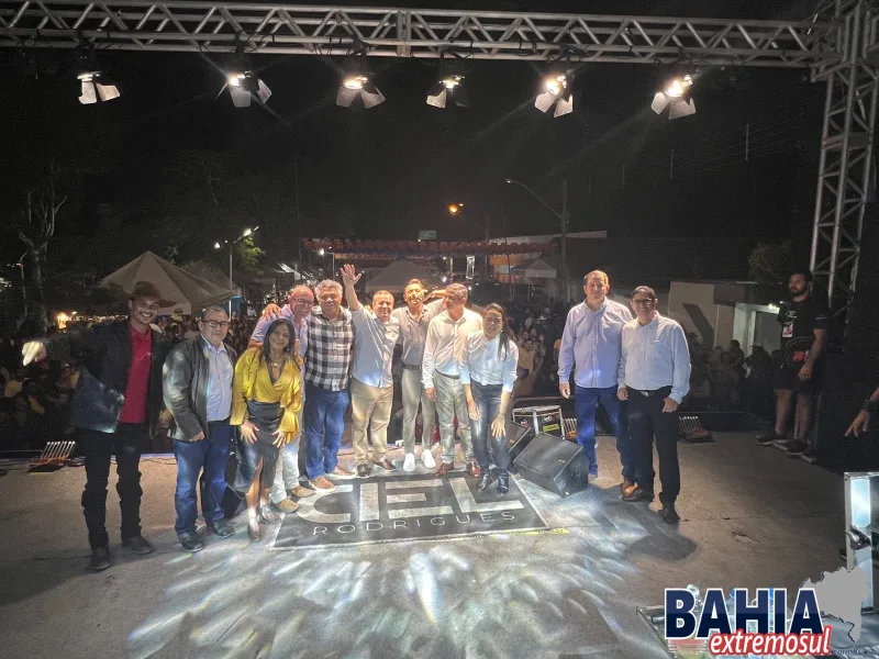 Recorde de público e presença política marcam segunda noite do 1º Arraiá Pé da Pedra de Lajedão