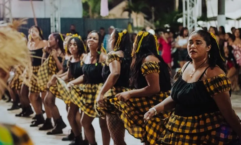 Forró do Peroá 2025 encerra festividade em Mucuri com celebração da cultura, fé e recorde de público