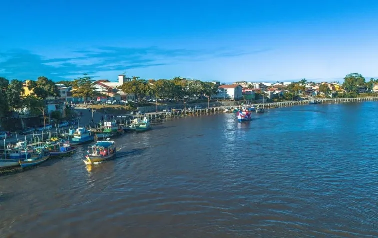 Barcos enfeitam o Rio Jucuruçu em emocionante homenagem a São Pedro, no Prado