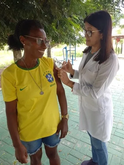 Ibirapuã intensifica vacinação contra gripe na zona rural com ação porta a porta