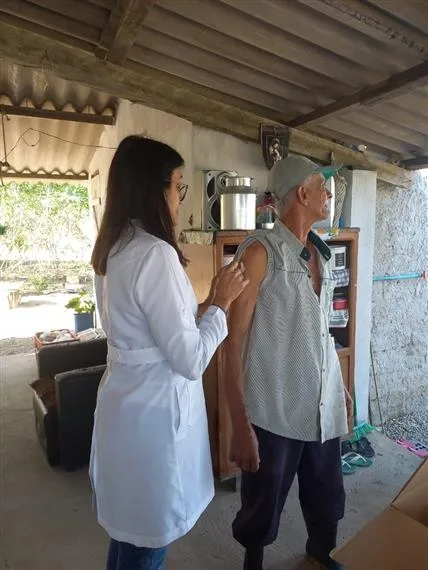 Ibirapuã intensifica vacinação contra gripe na zona rural com ação porta a porta