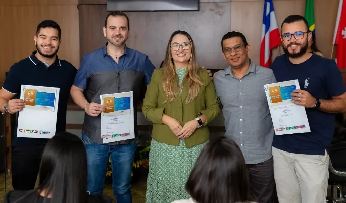 Prefeitura de Ibirapuã empossa 61 novos servidores concursados em cerimônia oficial na Câmara de Vereadores