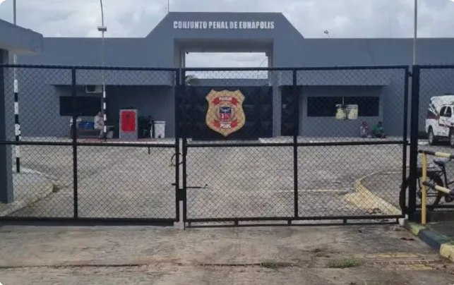 Ex-diretora de presídio teve romance com detento e envolvimento com facções na Bahia, diz investigação