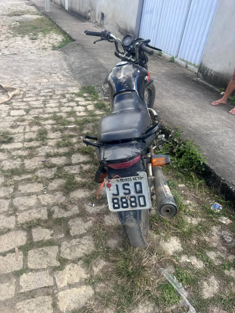 Polícia Militar recupera motocicleta furtada poucas horas após o crime em Medeiros Neto