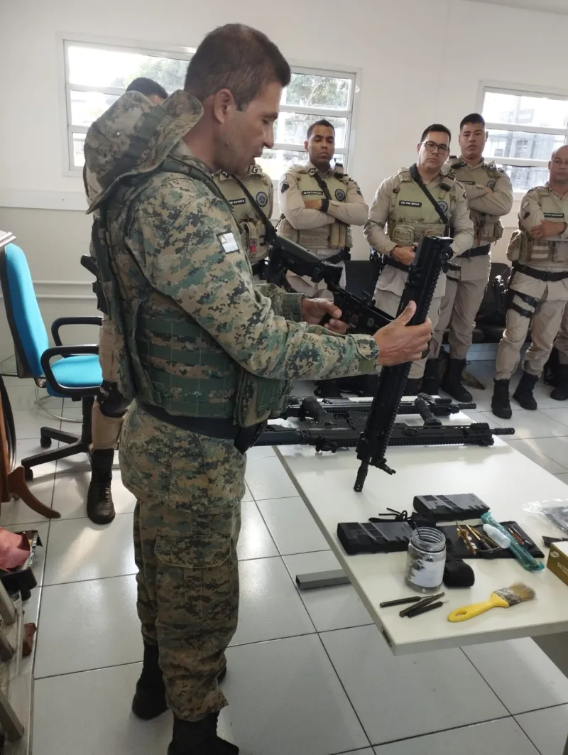 Policiais da 43ª CIPM recebem capacitação em Fuzis ARAD 7,62mm