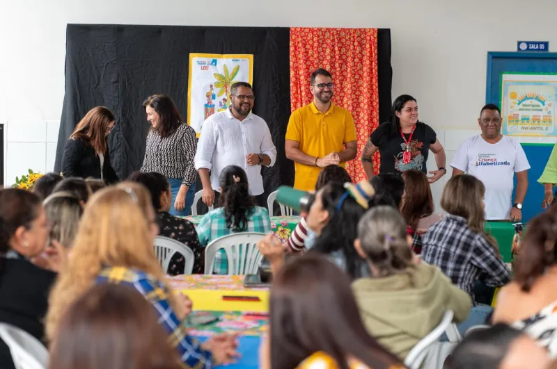 Teixeira de Freitas celebra o sucesso do programa LEEI com foco na infância e alfabetização