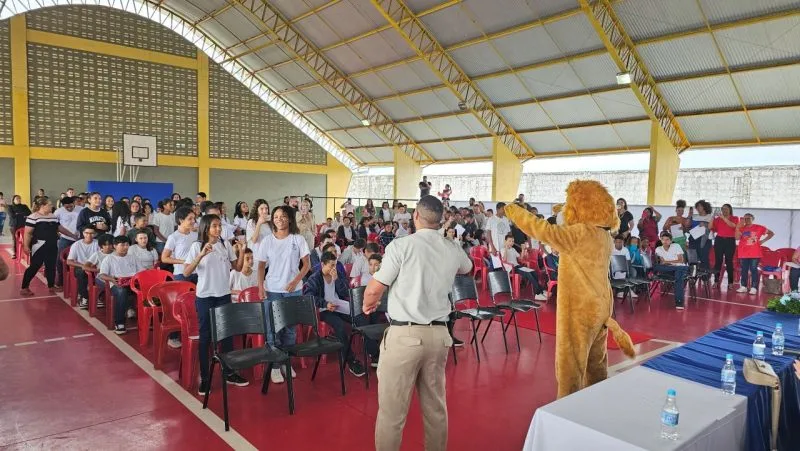 Formatura do PROERD celebra 198 alunos em Mucuri e reforça compromisso com a prevenção