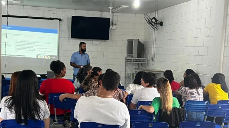 Mucuri promove capacitação para secretários escolares e reforça compromisso com educação de qualidade até 2028