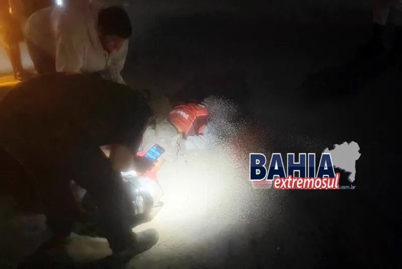 Tragédia na BR-101: Idoso tem cabeça esmagada ao colidir moto com carreta em Teixeira de Freitas