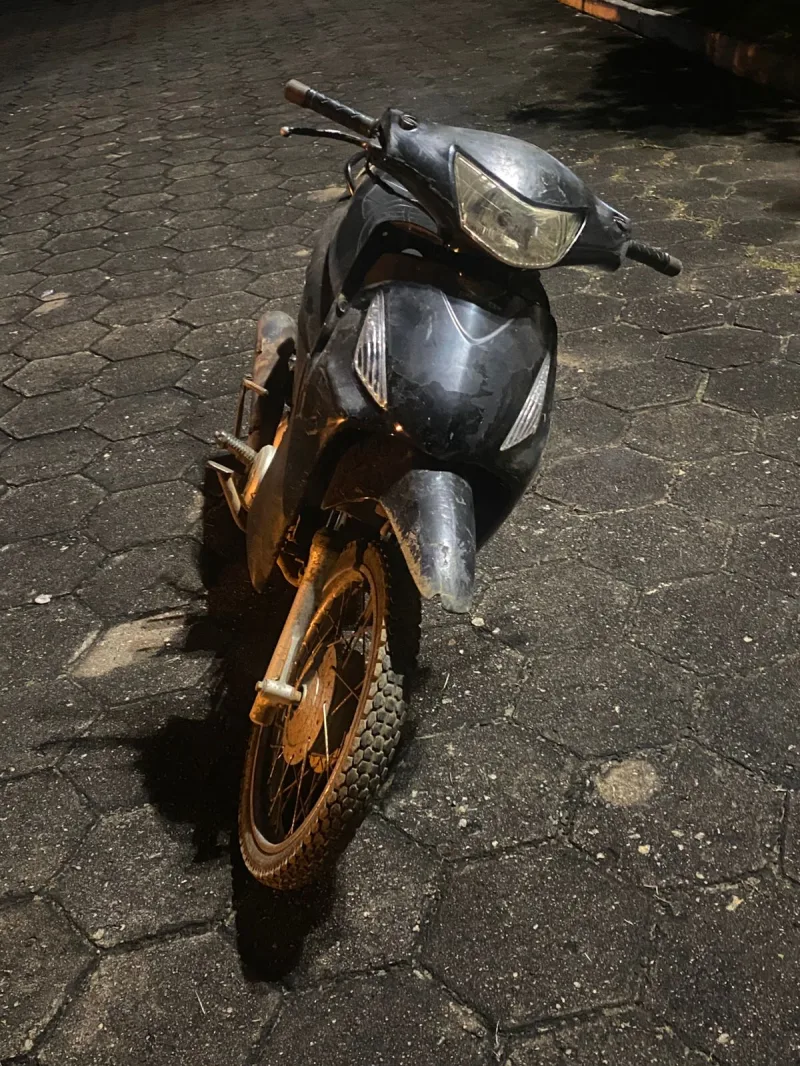 PM recupera motocicleta com restrição de furto/roubo no interior de Itanhém