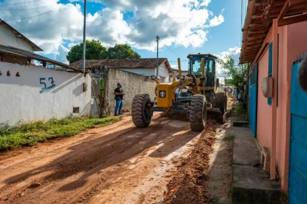 Baixada do Liberdade II começa a receber obras de infraestrutura urbana, em Teixeira de Freitas