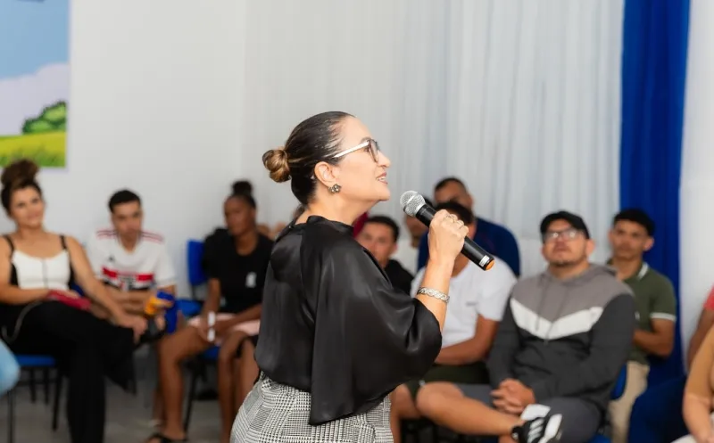 Prefeita Carla Chácara entrega uniformes e reforça compromisso com o esporte em Ibirapuã