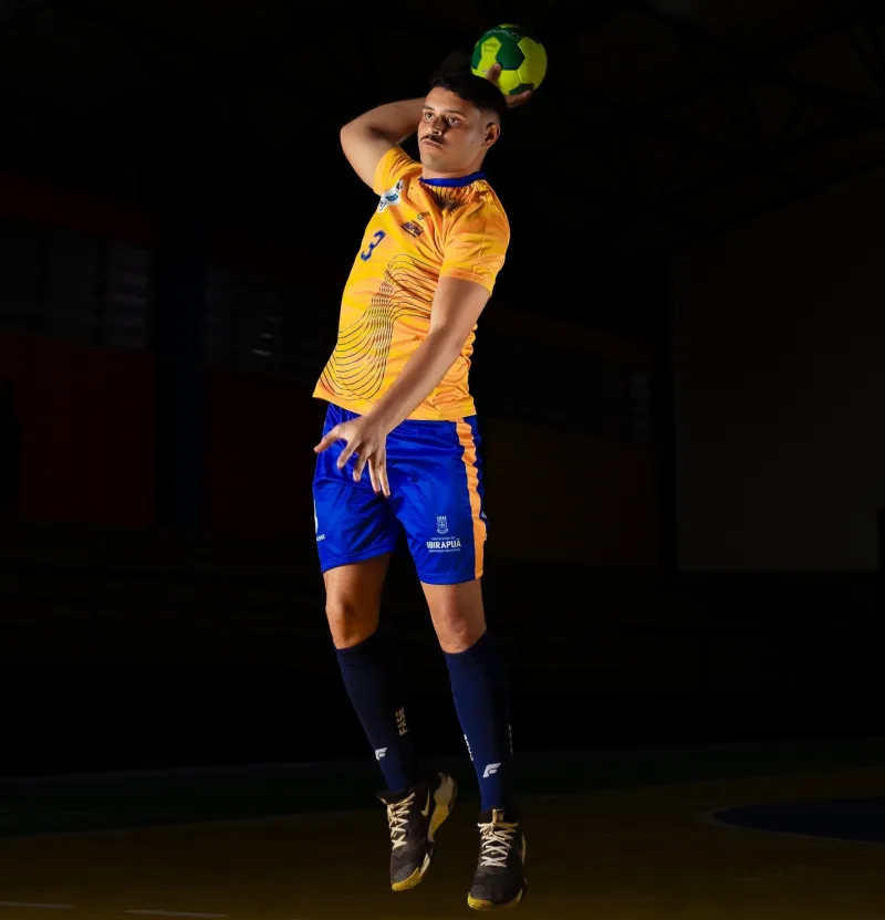 Prefeita Carla Chácara entrega uniformes e reforça compromisso com o esporte em Ibirapuã