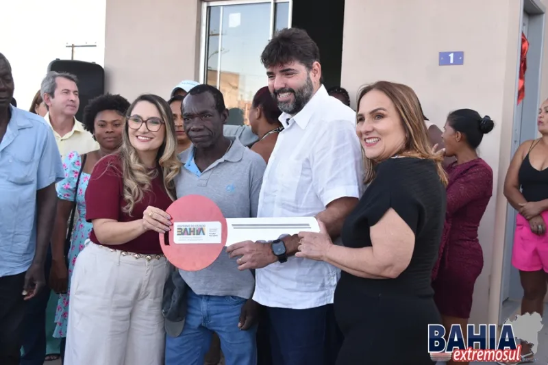 Ibirapuã celebra entrega de 18 novas casas no bairro Toni Pinto