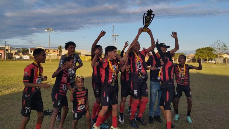 Mucuri recebe olheiros de clubes profissionais de futebol para o Itabatã Cup com talentos da região
