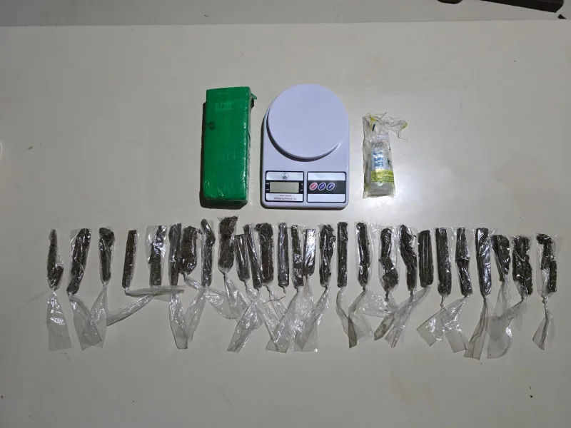 Polícia Militar realiza duas prisões por tráfico de drogas em Prado neste domingo