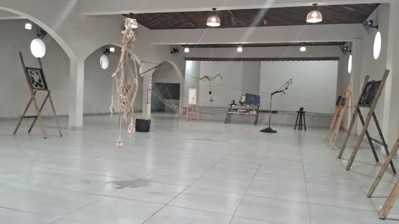 Exposição “Novelos” celebra a cultura tradicional de Alcobaça na reabertura da Casa da Cultura