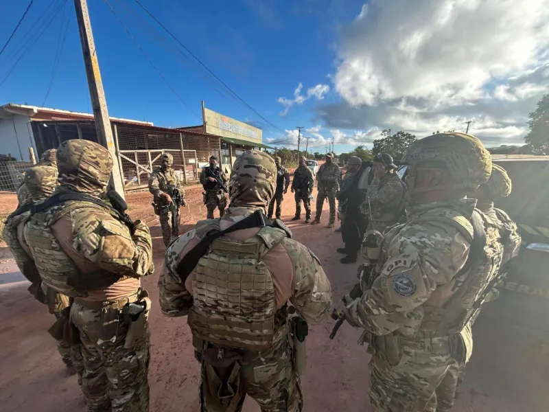 Operação Vértice Zero apreende fuzis e prende suspeitos em ação contra o crime organizado em Caraíva