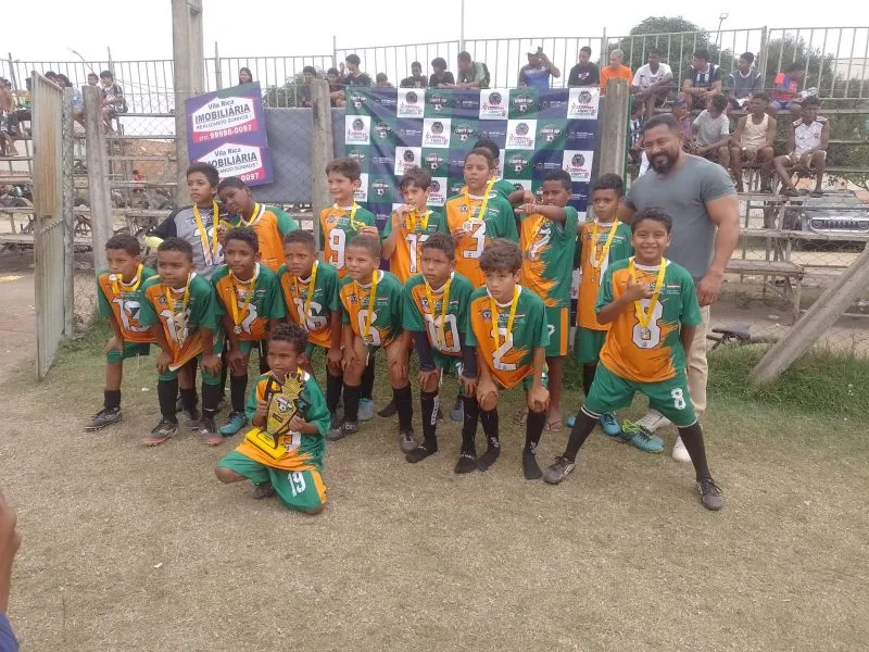 Após 4 dias de disputas, Itabatã Cup de futebol encerra neste domingo (20), com entrega de premiações a jovens atletas