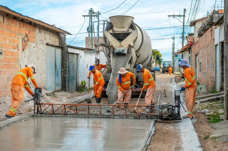 Teixeira de Freitas avança com obras de pavimentação no bairro Liberdade II