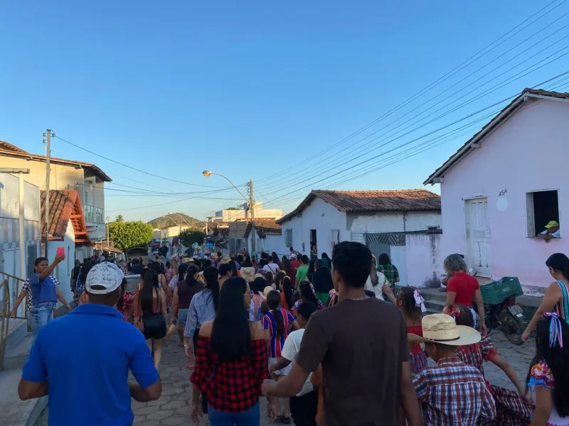 Alegria e tradição marcaram o Arraiá da Educação em Lajedão