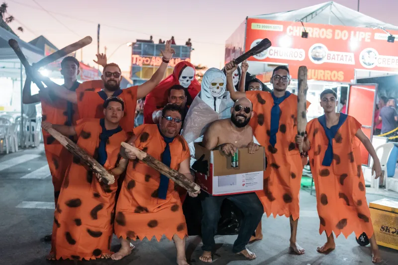 Festa dos 63 anos de Lajedão termina com show de Jarley Rosa e multidão nas ruas