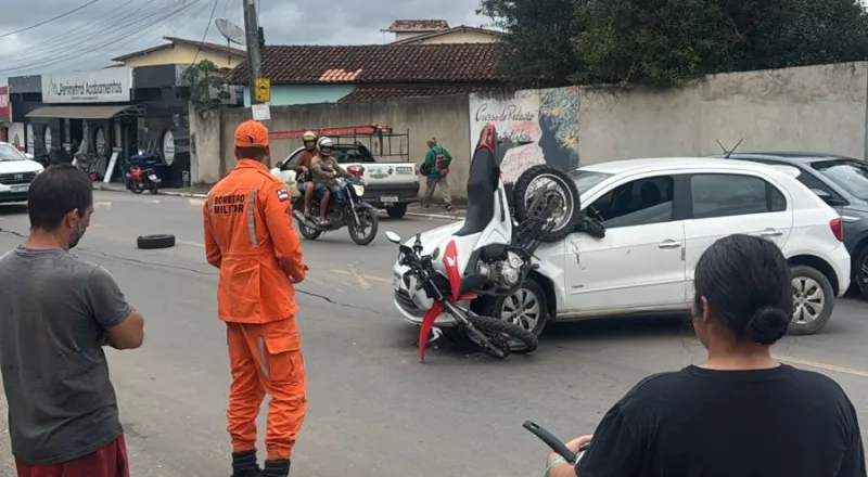 Colisão na Avenida Perimetral não deixa feridos graves, em Itamaraju