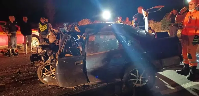 Oito morrem e dois ficam feridos em acidente com carros e moto na BR-491, em Minas Gerais