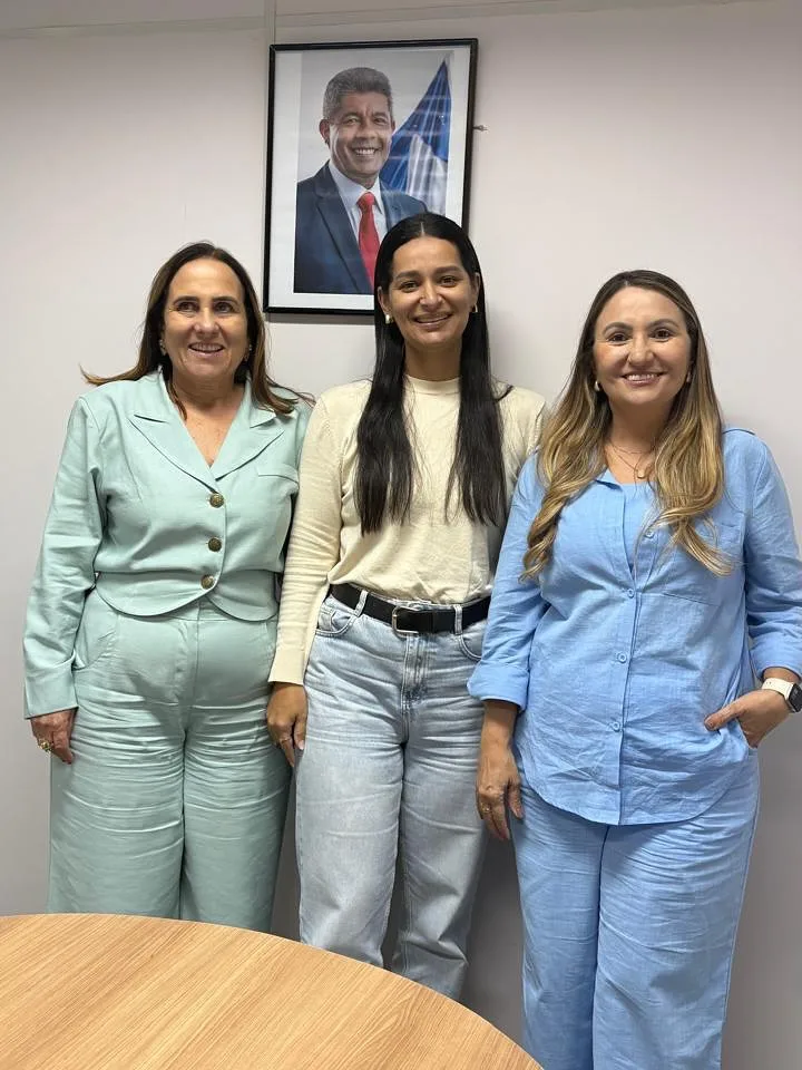 Prefeita Carla Chácara e vice-prefeita Leda Pinho participam de evento em Salvador e fortalecem o protagonismo feminino na gestão pública