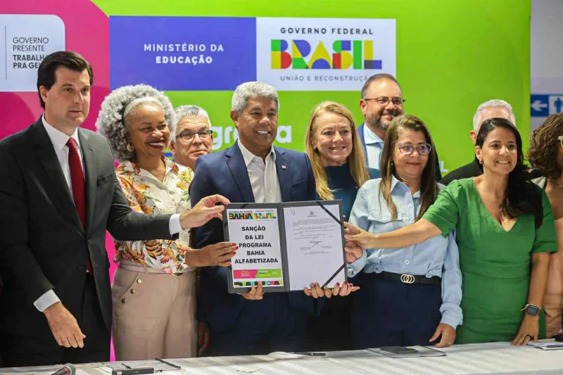 Programa Bahia Alfabetizada integra ação entre o Governo do Estado e municípios para fortalecer educação no ensino fundamental