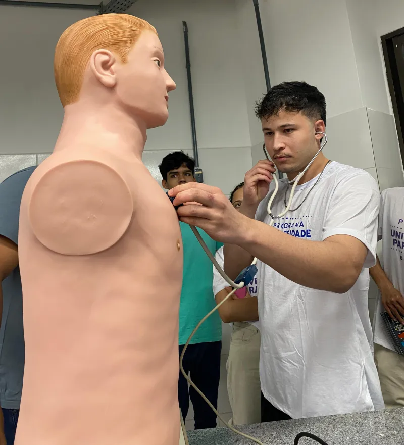Prefeitura de Medeiros Neto leva estudantes do UPT à UFSB: Um passo rumo ao futuro!