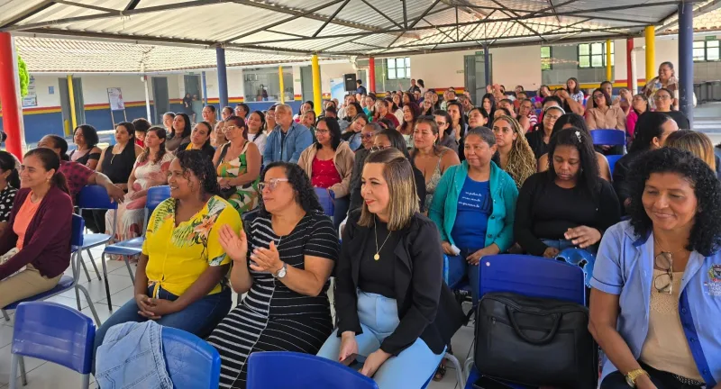 Prefeitura de Mucuri realiza 1º Encontro Formativo para Auxiliares de Serviços Gerais da Educação Municipal