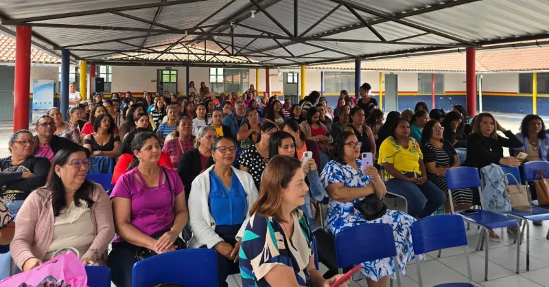 Prefeitura de Mucuri realiza 1º Encontro Formativo para Auxiliares de Serviços Gerais da Educação Municipal