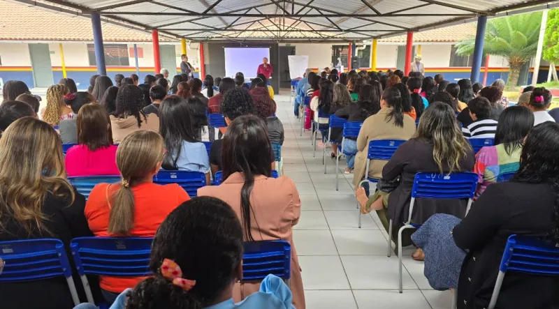 Prefeitura de Mucuri realiza 1º Encontro Formativo para Auxiliares de Serviços Gerais da Educação Municipal