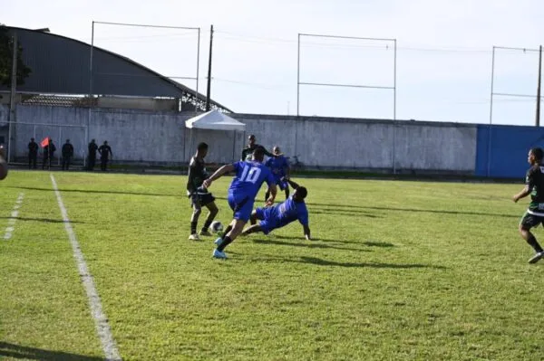 Teixeira de Freitas em campo: Campeonato Municipal de Futebol 2025 é aberto no Tomatão