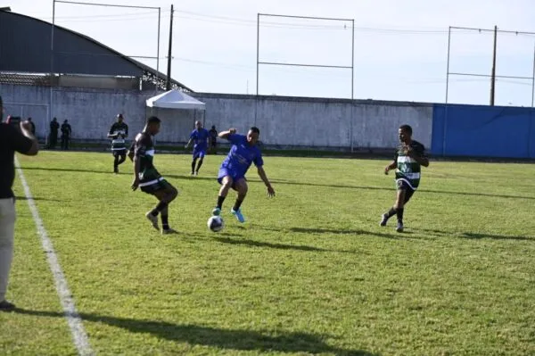 Teixeira de Freitas em campo: Campeonato Municipal de Futebol 2025 é aberto no Tomatão