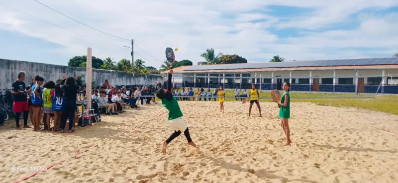 Beach Tennis na Escola: Projeto “Pegue essa Bola” agita Colégio Afrânio em Nova Viçosa