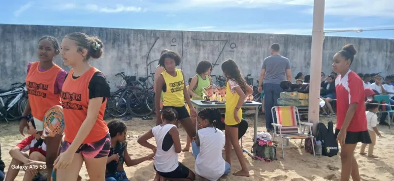 Beach Tennis na Escola: Projeto “Pegue essa Bola” agita Colégio Afrânio em Nova Viçosa